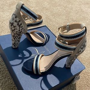 NIB!✅ Authentic Pour la Victoire open toe leather sandals